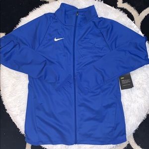 ❄️❄️WINTER SALE!❄️❄️Women’s Nike Training Zip Up